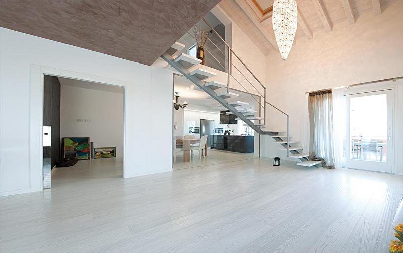 得高实木复合地板，让家成为真正滋养身心的绿洲 图片2